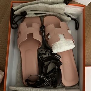 Hermes Oran sandal Rose Pâle size 37.5